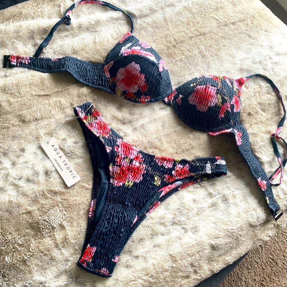 Brand new, never worn Aqua Tropic bikini 👙
